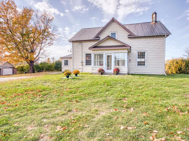Cabin for sale in Tay Valley, Ontario