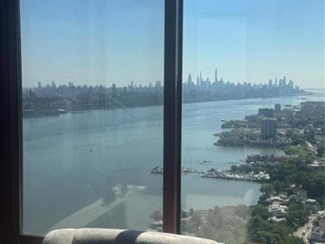 Condo for sale in Fort Lee, New Jersey