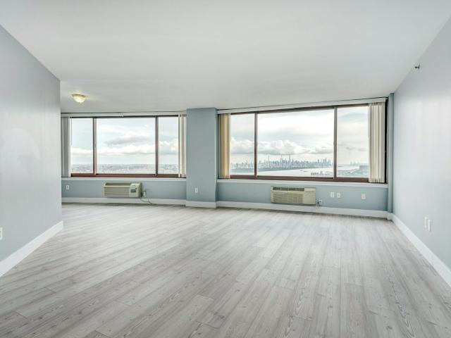 Condo for rent in Fort Lee