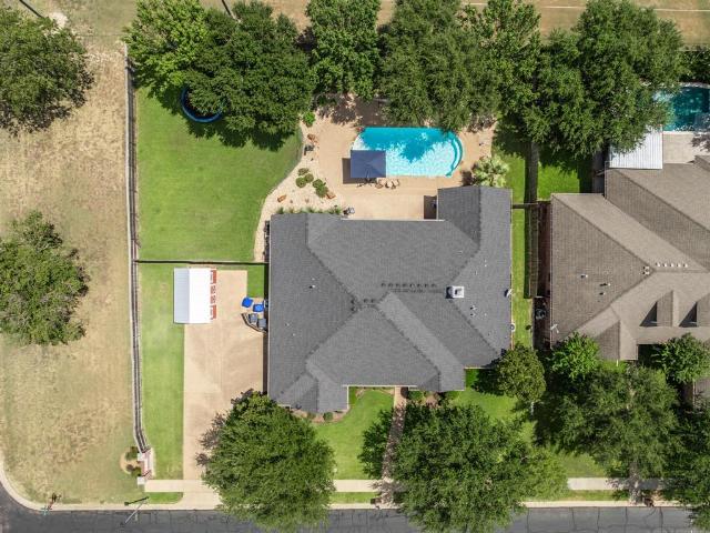 House for sale in Woodway, Texas