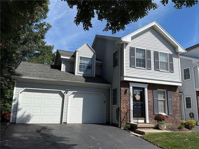 Townhouse for sale in Oak Hill, New York