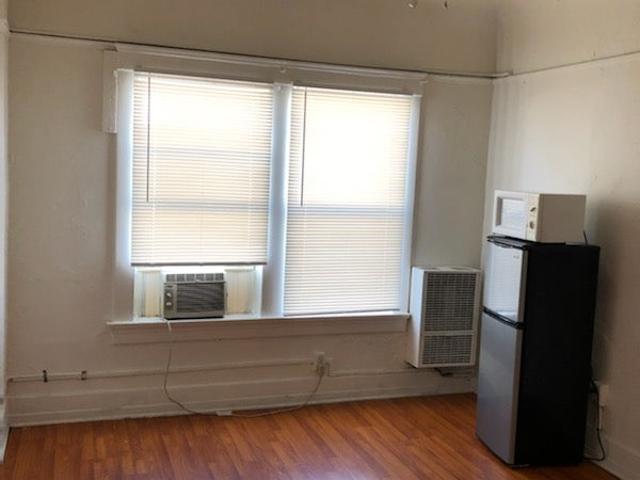 Room for rent in Canoga Park, California