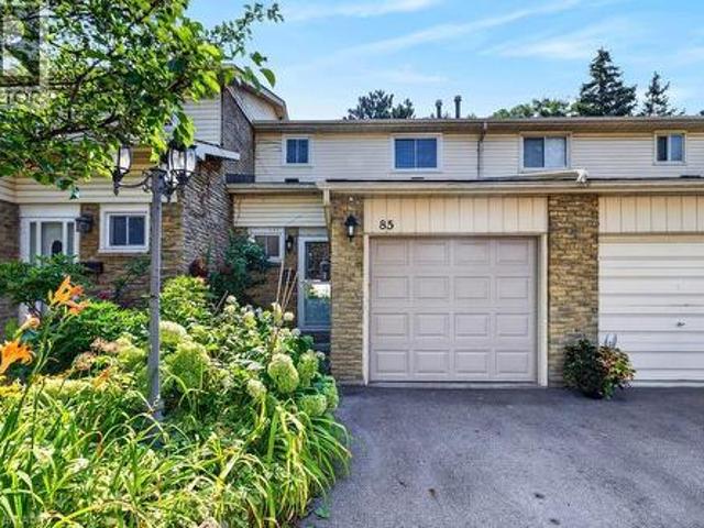 Townhouse for sale in Ancaster, Ontario