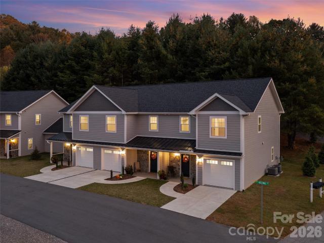 Townhouse for sale in Yancey, North Carolina