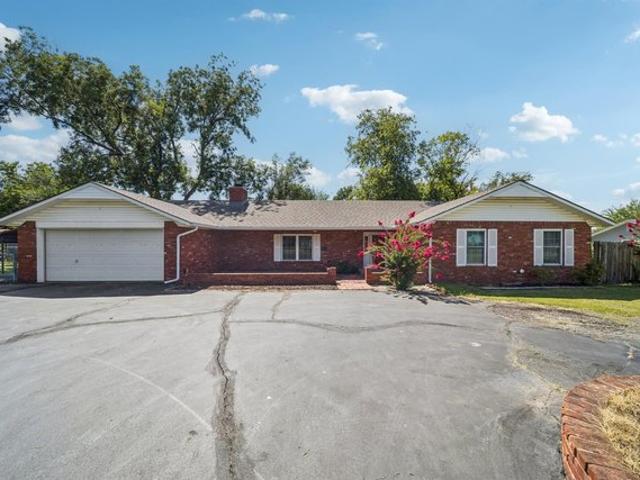 House for sale in Morris, Oklahoma