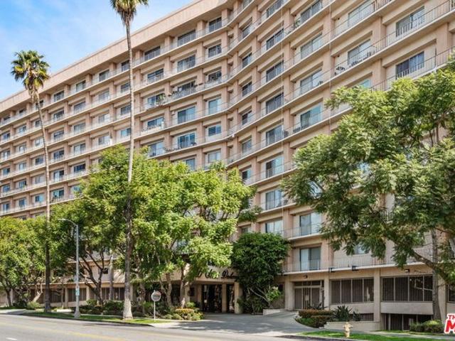 Condo for sale in Canoga Park, California