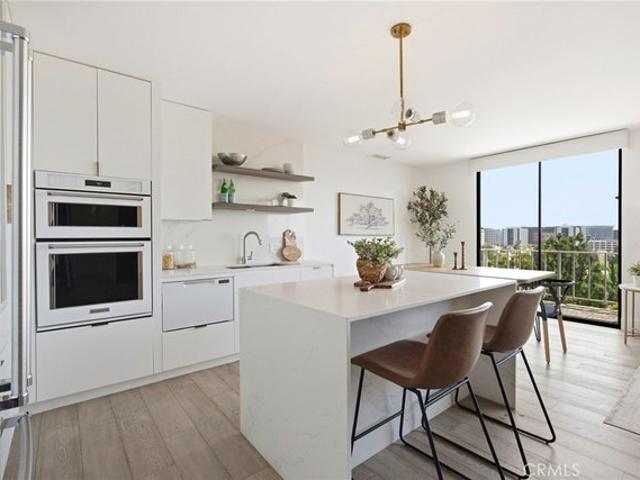 Condo for sale in Canoga Park, California
