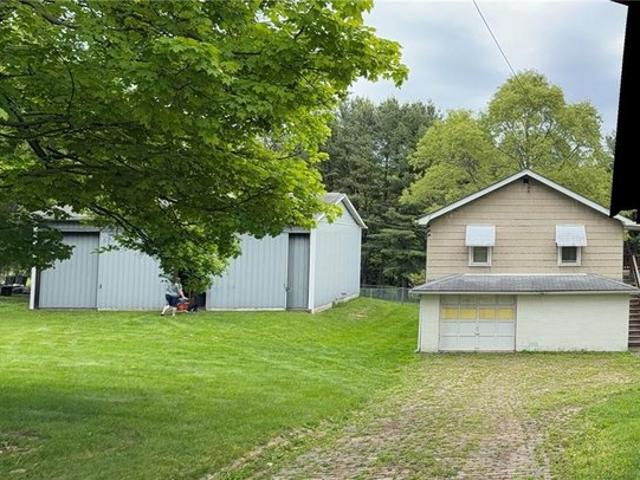 House for sale in Burgettstown, Pennsylvania