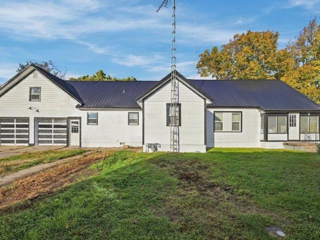 House for sale in Farmland, Randolph County