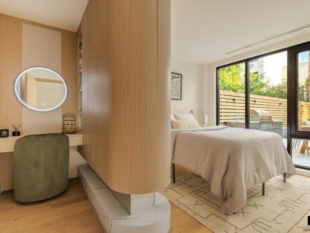 Condo for sale in Arverne, New York