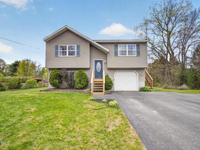 House for sale in Saratoga, New York