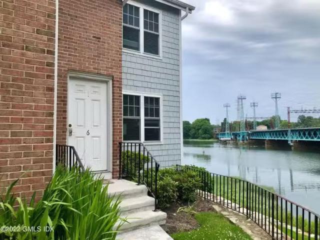 Apartment for rent in Darien