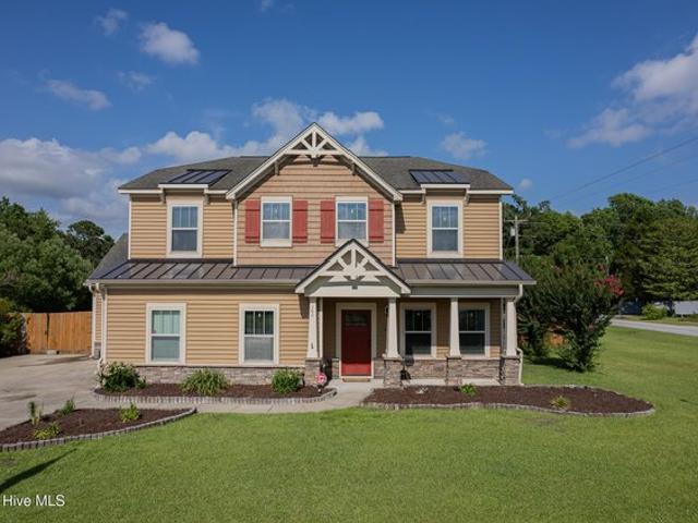 House for sale in Hubert, North Carolina