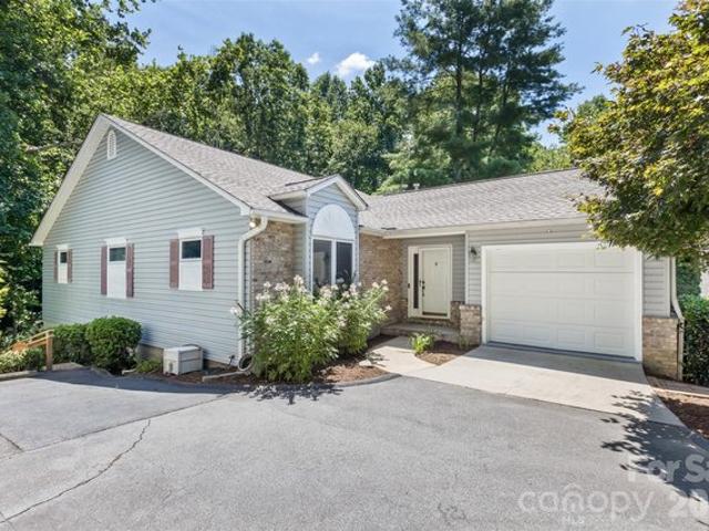 House for sale in Hendersonville, North Carolina