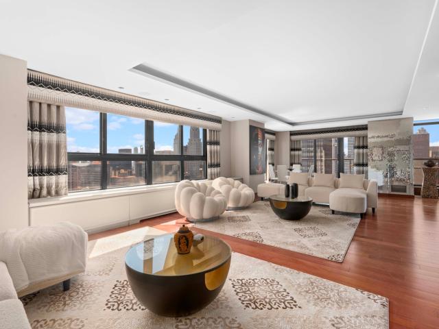 Condo for sale in Manhattan Community Board 6, New York