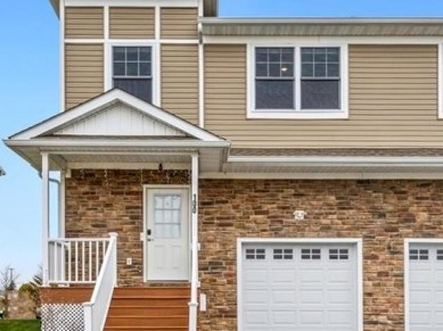 Townhouse for sale in Manville, New Jersey