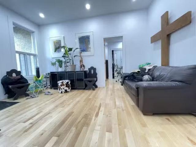 Condo for rent in St. Leonard's, Quebec