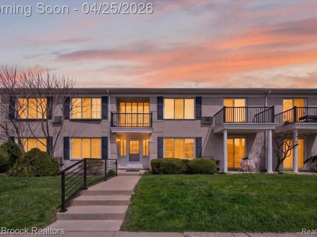 Condo for sale in Bloomfield Hills, Michigan