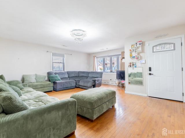House for sale in Sayreville, New Jersey