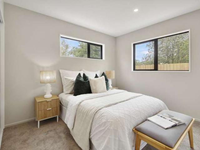 Townhouse for sale in Chaslands, Canterbury