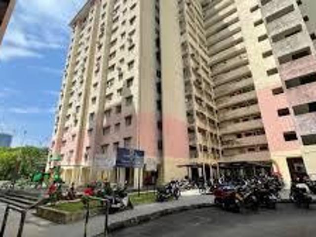 Flat for sale in Pantai