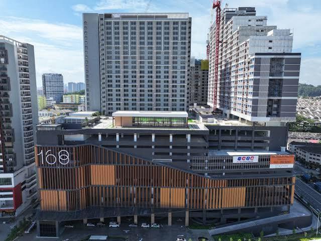 Serviced Residence for sale in Majlis Perbandaran Selayang, Gombak