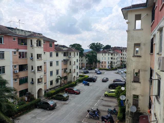 Apartment for sale in Tanjong Sepat, Selangor