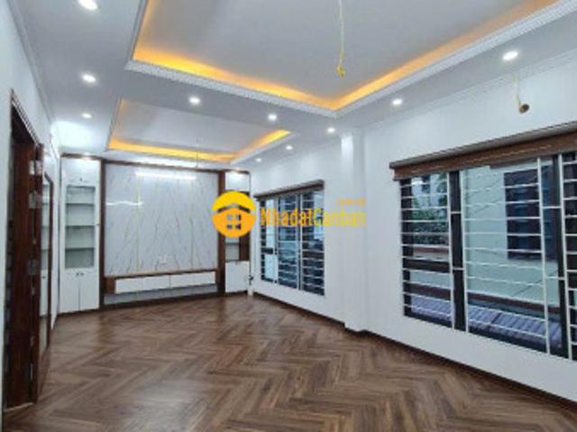 Nhà mặt phố bán
