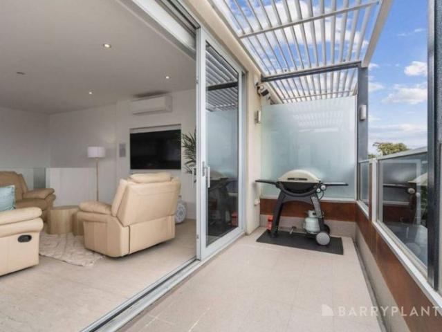 Townhouse for rent in Camerons Creek, Victoria