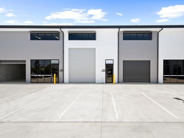 Warehouse for rent in Toombul, Queensland