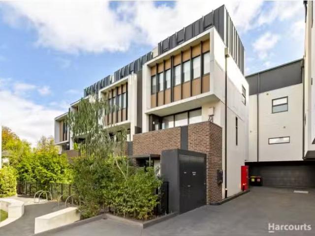 Condo for rent in Box Hill
