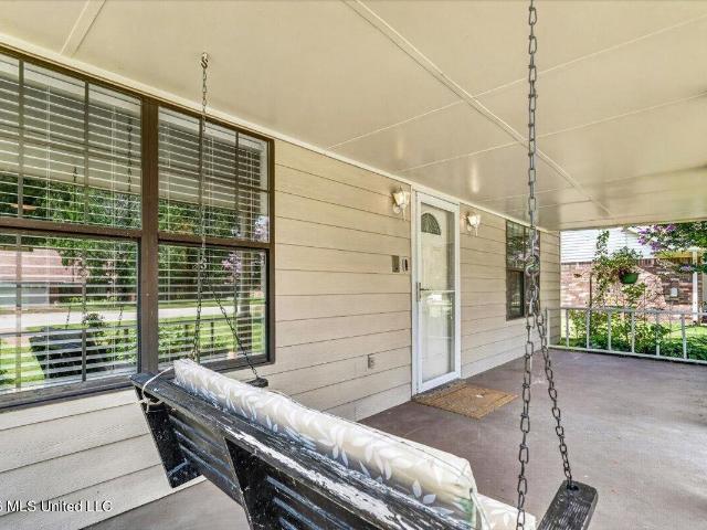 House for sale in Nesbit, Mississippi