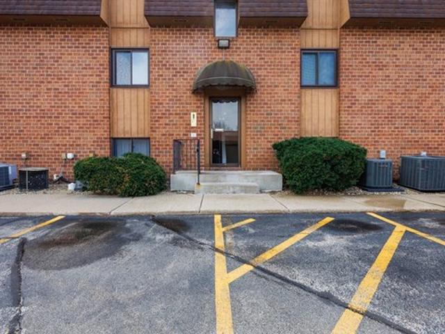 Condo for sale in Mclean, Illinois