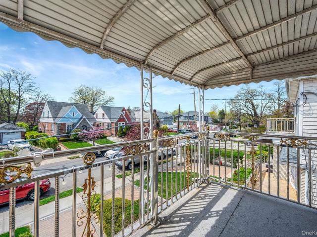 House for sale in Queens, Arverne