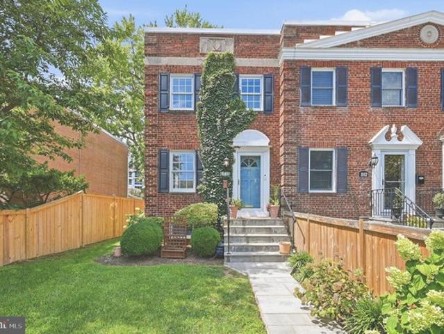 Townhouse for sale in Virginia