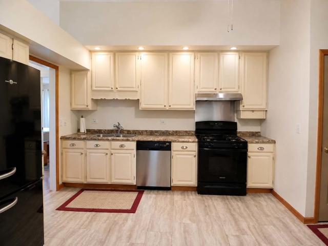 House for sale in Mchenry, Illinois