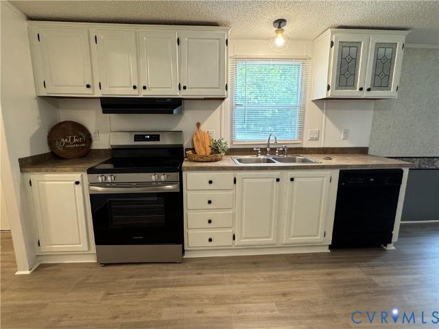 House for sale in Magnums Mobile Home Park, Emporia