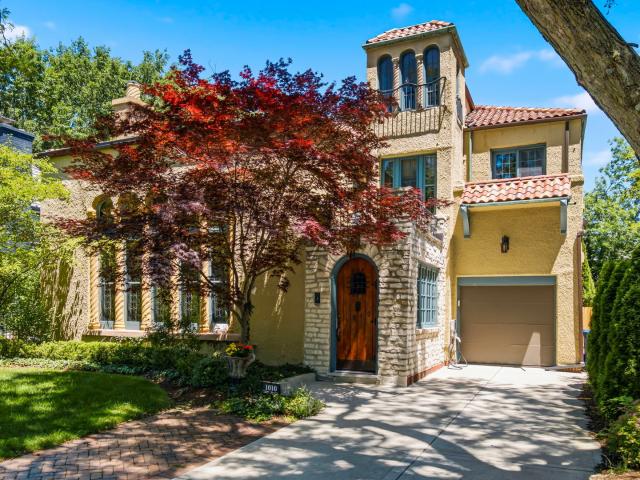House for sale in Wilmette, Illinois
