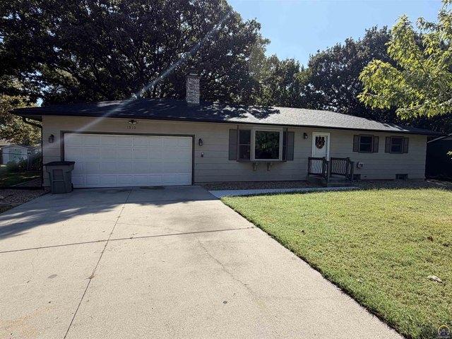 House for sale in Emporia, Lyon County