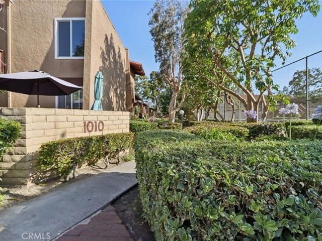 Condo for sale in Santa Ana, California