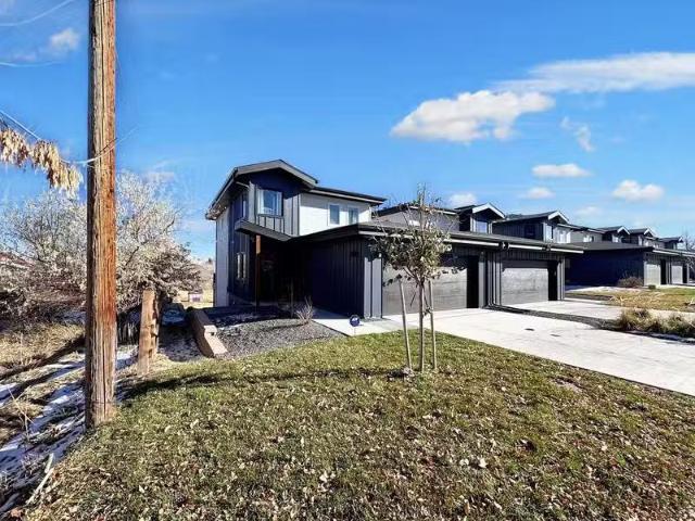 House for rent in Golden