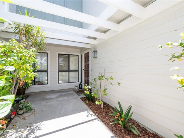 Townhouse for sale in Canoga Park, California