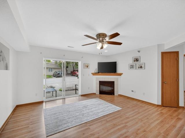Townhouse for sale in Urbandale, Iowa