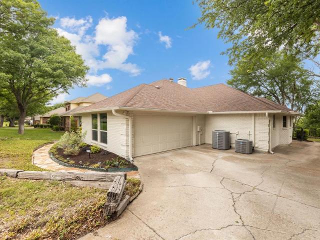 House for sale in Benbrook, Texas