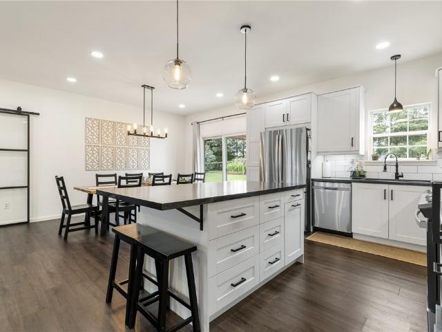 House for sale in Harrison, Boone County