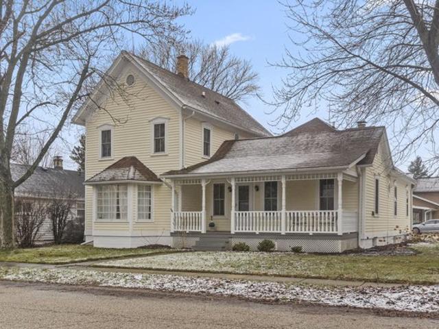 House for sale in Mchenry, Illinois