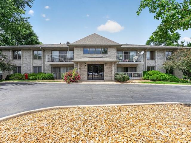 Condo for sale in Lockport, Illinois