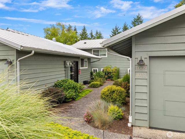 Condo for sale in Bainbridge Island, Washington