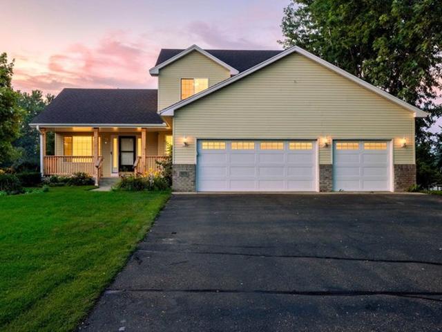 House for sale in Isanti, Minnesota