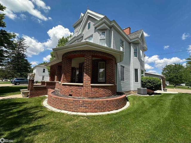 House for sale in Mediapolis, Iowa